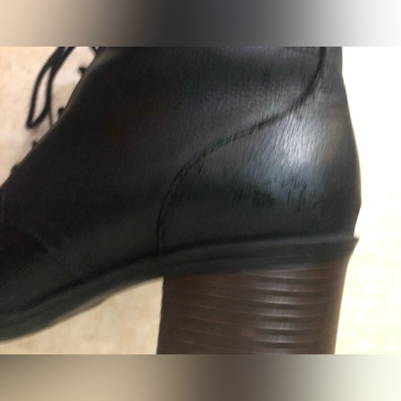 Black leather boots by Clarks - Picture 5 of 8
